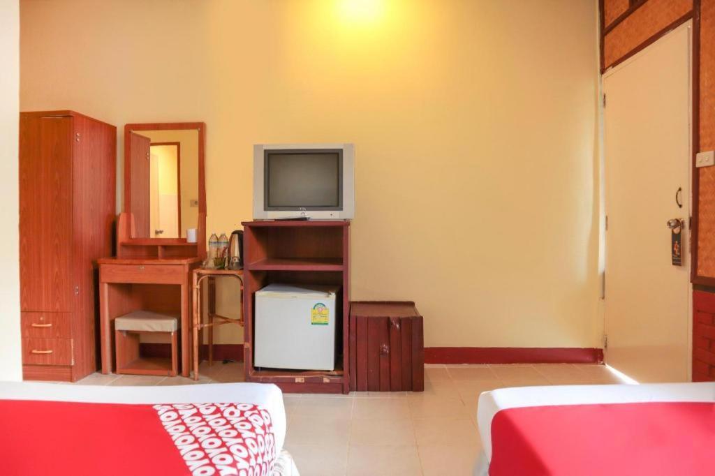 Oyo 681 Paradise Hotel Ao Nang Exterior photo