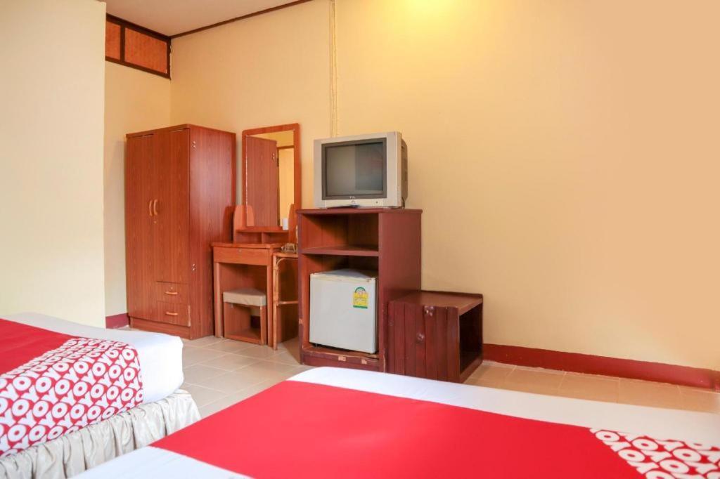Oyo 681 Paradise Hotel Ao Nang Exterior photo